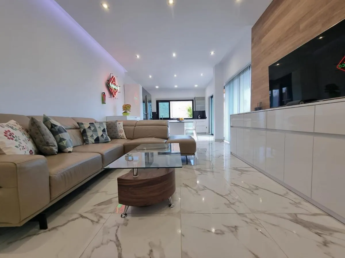 Villa De Lujo Con Piscina Climatizada Mogan