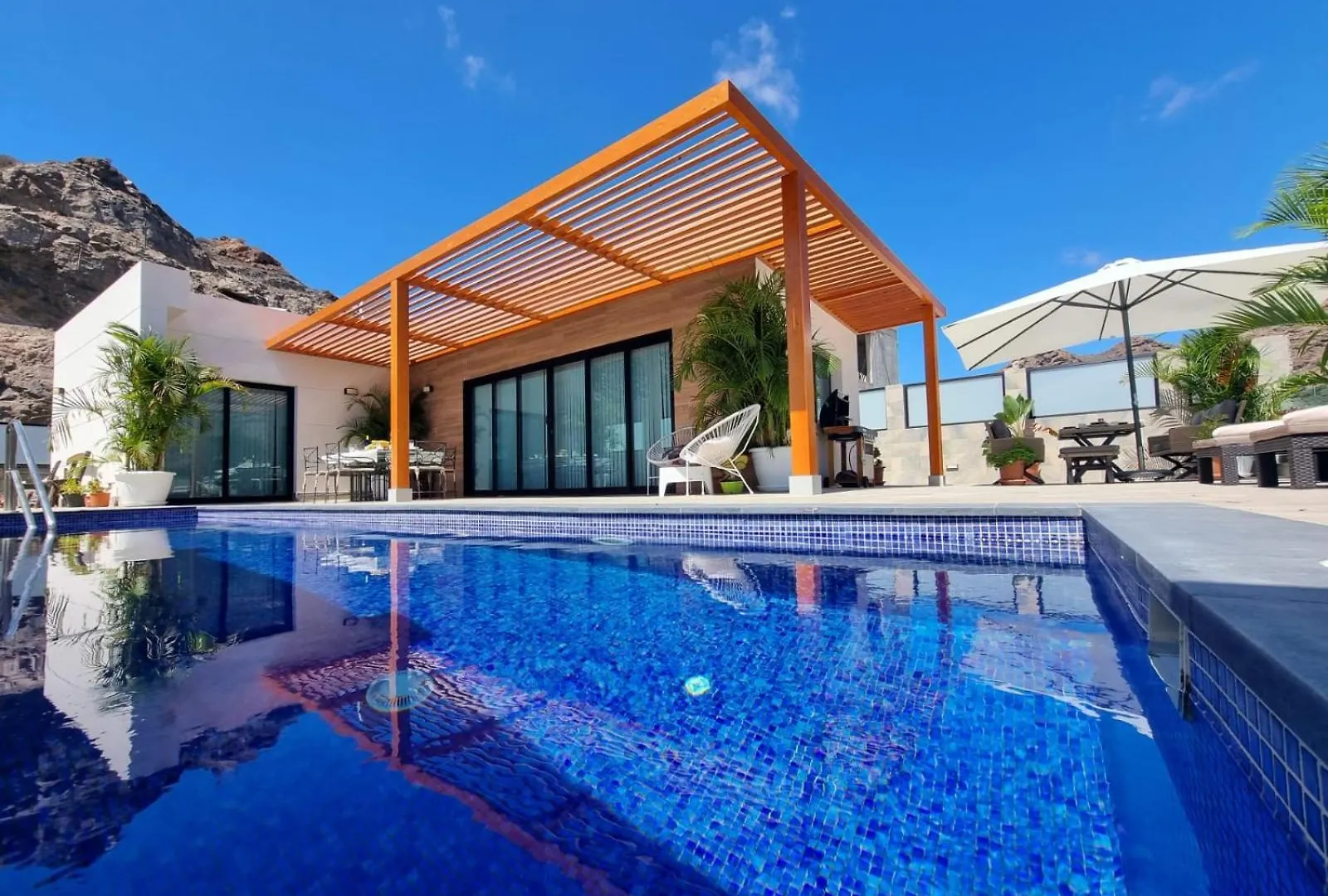 Villa De Lujo Con Piscina Climatizada Mogan